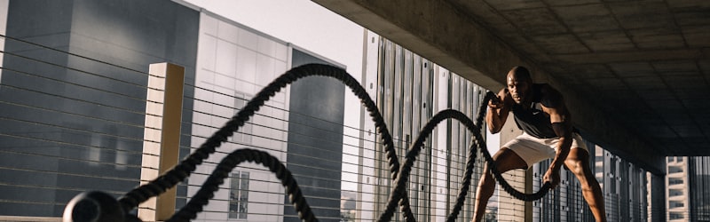 世界杯VAR技术使用场景 - 裁判观看视频回放确认判罚